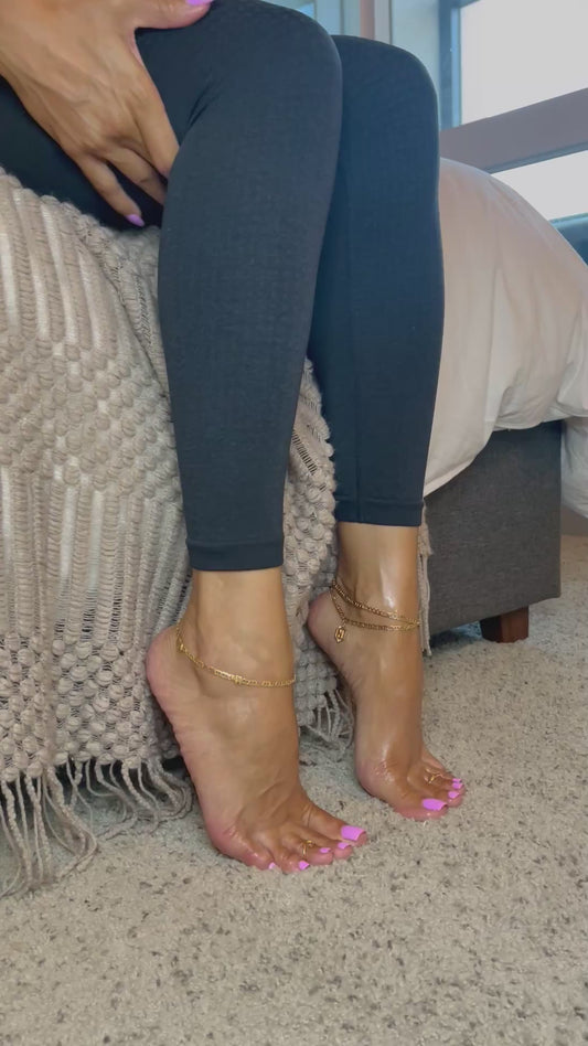 NEW hypnotism session. Recruiting my new slaves. Oily toe wiggling